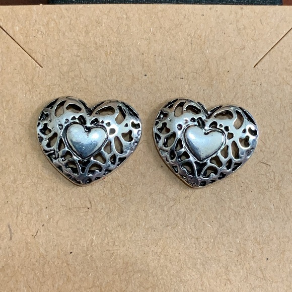 Silver tone heart earrings - Picture 1 of 2